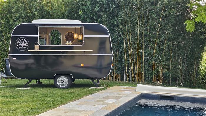 1 Food truck Coffee On Wheels - COFFEE ON WHEELS
