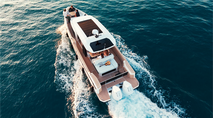 10 - Location-bateau-Dinard.png - © EAU DE MER