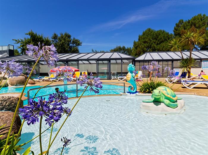 3 - Piscine extérieure - ©CampinglaTouesse
