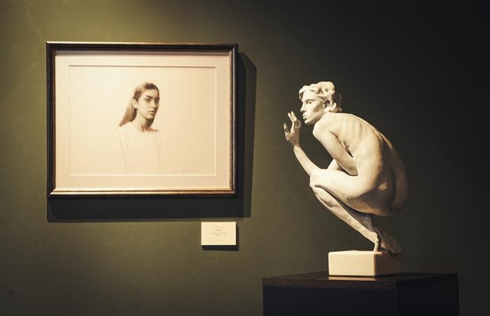 3 Accrochage dessin et sculpture Galerie Calderone Dinard - © Jean-Christophe Mahé
