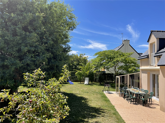 3-Dinard-gîte10 personnes-Le Clos Brizeux-La terrasse vue de l'Est - 