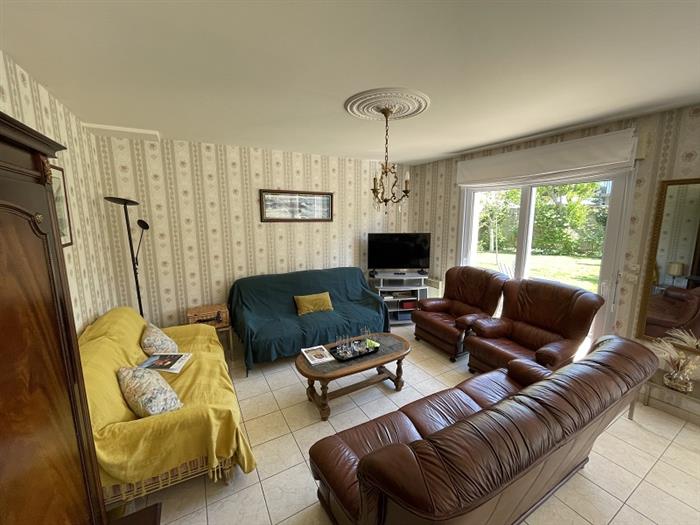 9-Dinard-gîte10 personnes-Le Clos Brizeux- salon - 