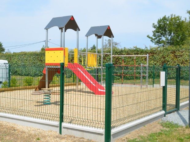 Camping-Les-Mielles-Lancieux-aire-de-jeux-2 - ©Les Mielles