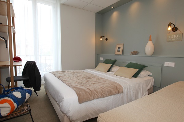 Chambre Triple HOTEL LES ALIZES DINARD  - Hôtel Les Alizés