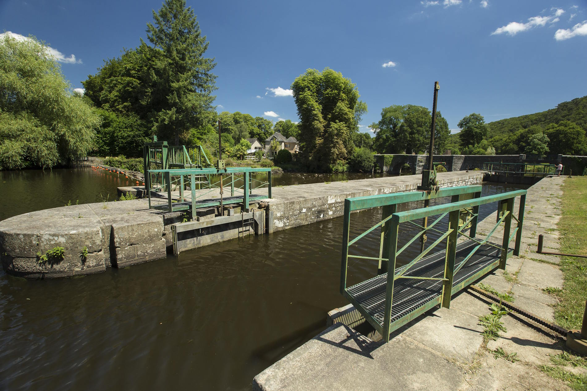 Ouvrir la diaporama Ecluse à Bon-Repos, canal de Nantes à Brest