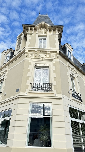 Façade HOTEL LES ALIZES DINARD - Hôtel Les Alizés