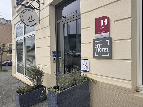 HOTEL LES ALIZES - Hôtel Les Alizés