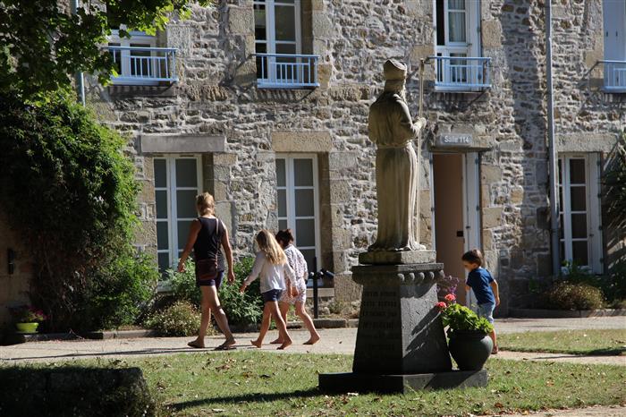 Statue - Abbaye de St-Jacut