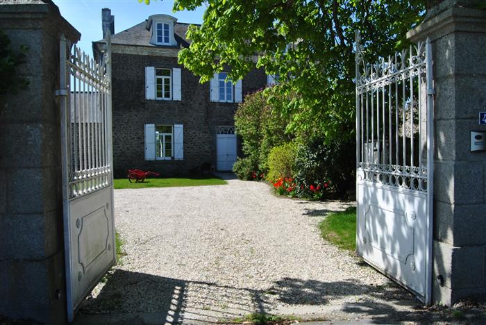 Ker-Liviou-Sylvie-Bagot-Lancieux-entree-portail-2 - ©Mme Bagot