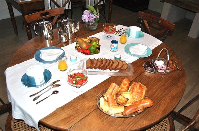 Ker-Liviou-Sylvie-Bagot-Lancieux-petit-dejeuner - ©Mme Bagot