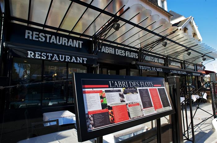 L-Abri-des-Flots-Dinard-facade-et-menu - 