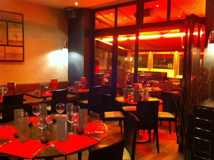 L-Aventure-Dinard-salle-de-restaurant - ©L'Aventure