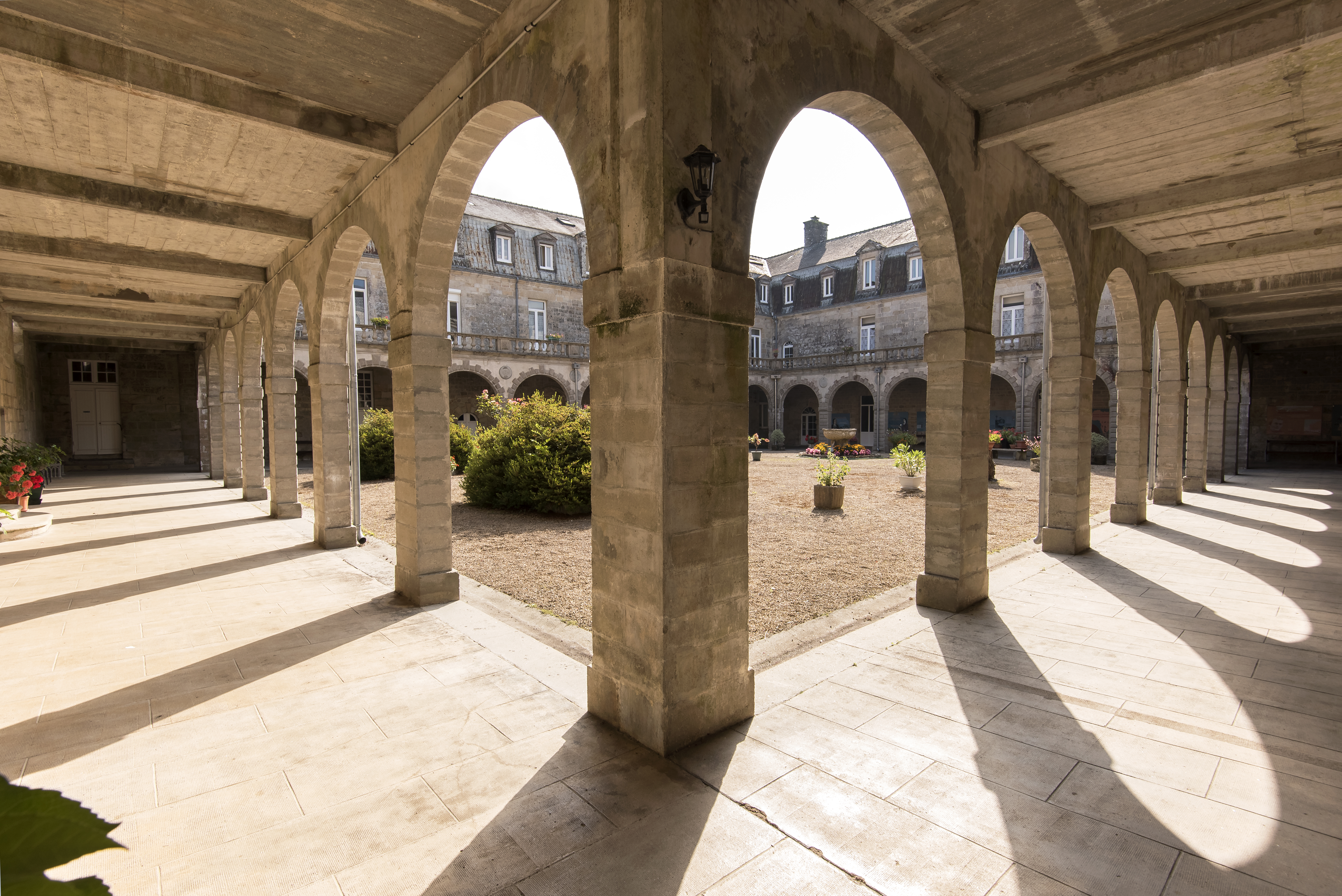 Le Cloitre2