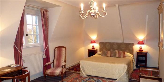 Le-Clos-du-Pont-Martin---Coupliere-Daniel-Saint-Briac--chambre-blanche-2-2 - ©M. Couplière