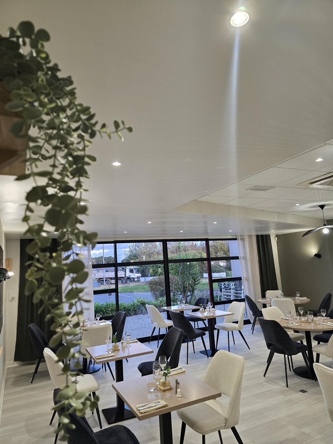 Visuel non libre de droit  - Hôtel-Restaurant Les Fontaines