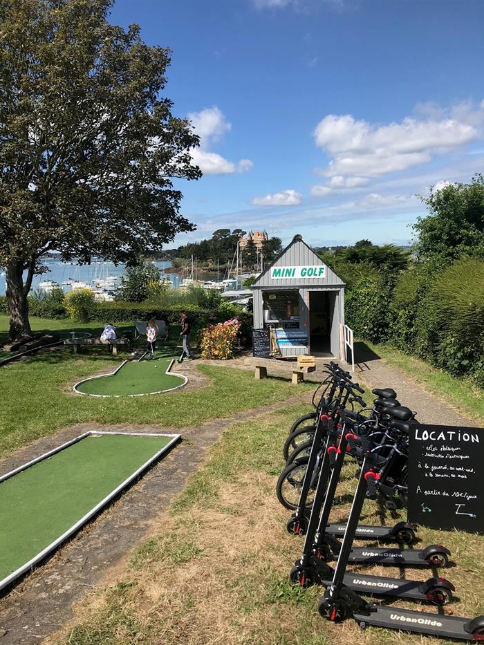 MINI GOLF - VELOS - ©Mini golf