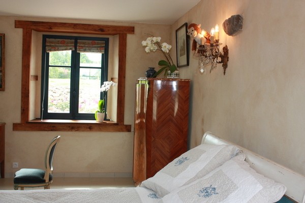 Manoir-du-Clos-Clin---Macquart-de-Terline-Guy-chambre-double-lit-blanc-3 - Tous droits réservés