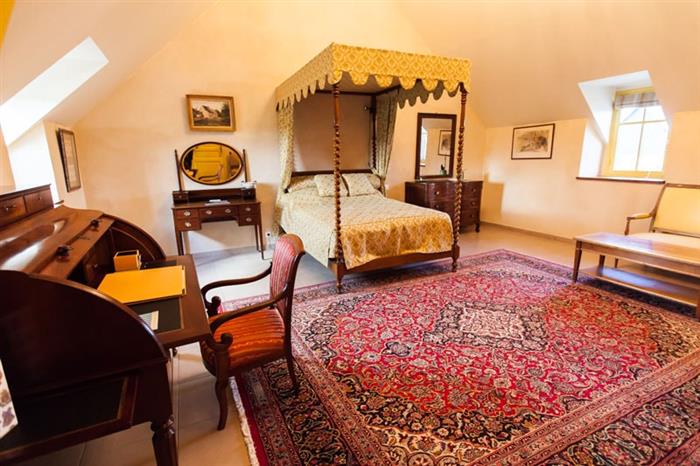 Manoir-du-Clos-Clin---Macquart-de-Terline-Guy-chambre-double-lit-jaune-3 - Tous droits réservés