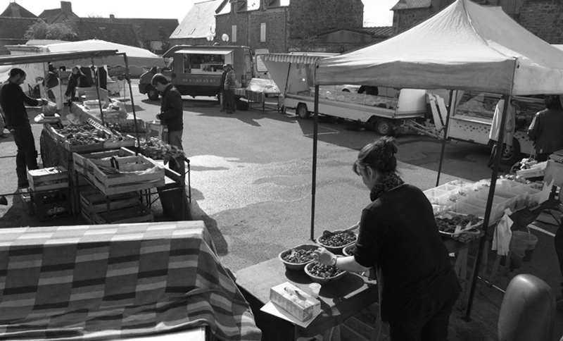 Marché au Vivier-sur-Mer