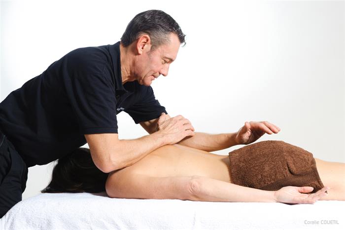 Massage 1 - ©Luc Raux