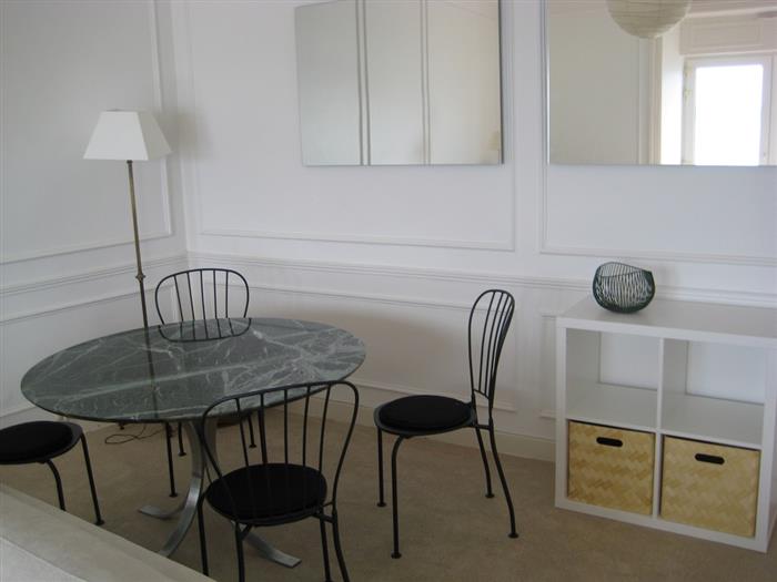 Mme-Therese-Lecoq-Dinard--table-3 - 