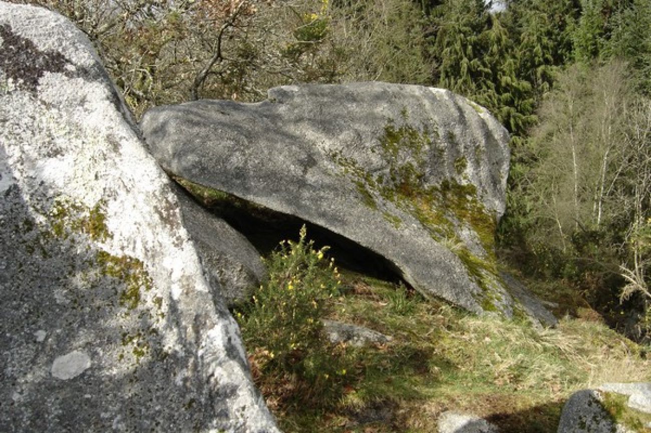 Rocher_Circuit_Chaos_LeFaouet_VFranciosi Rocher_Circuit_Chaos_LeFaouet_VFranciosi