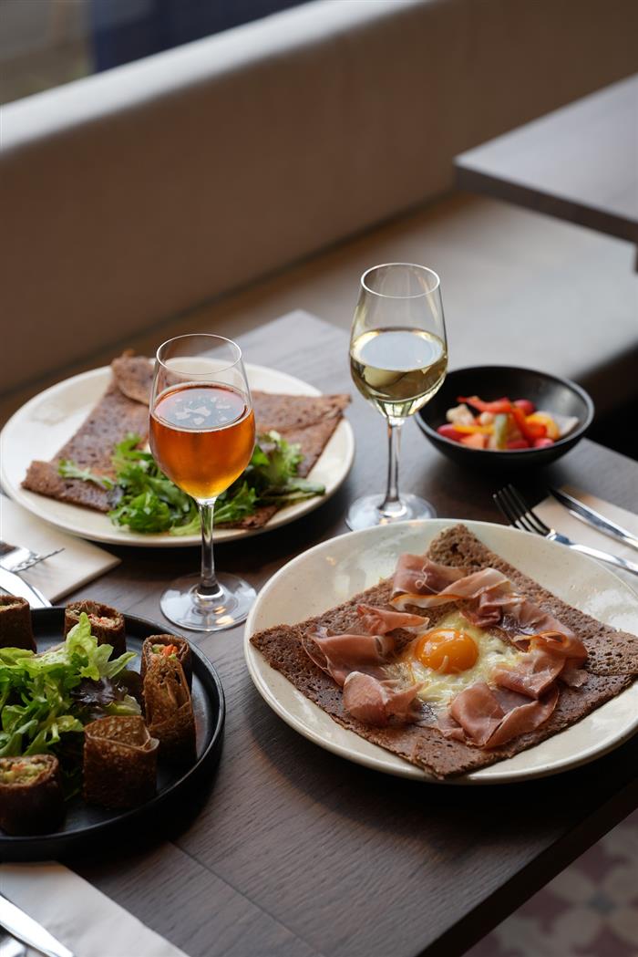 Table 2 Breizh Cafe Dinard  - ©dlmns