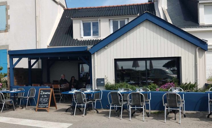 bar-brasserie-la-plage-face-au-port-de-locmaria-a-l-ile-de-groix-morbihan-bretagne-sud-19481