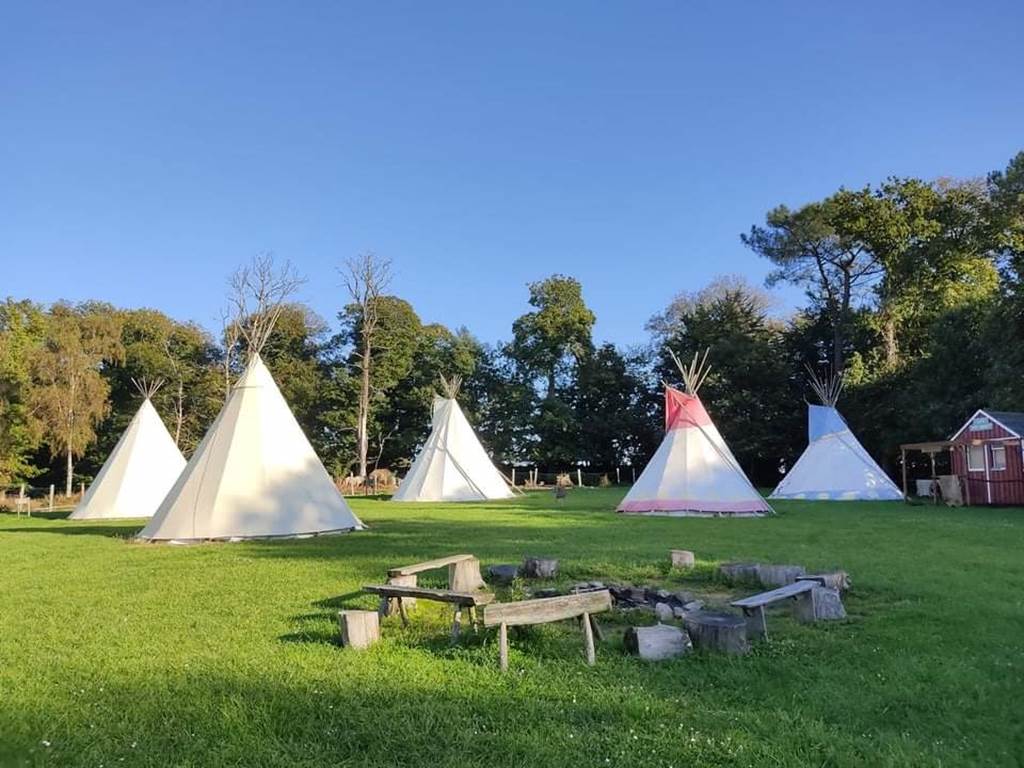 camp tipis