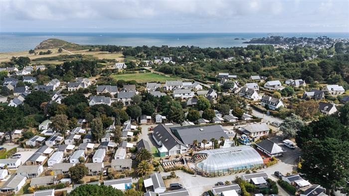 camping-emeraude-plage-piscine-bretagne - 