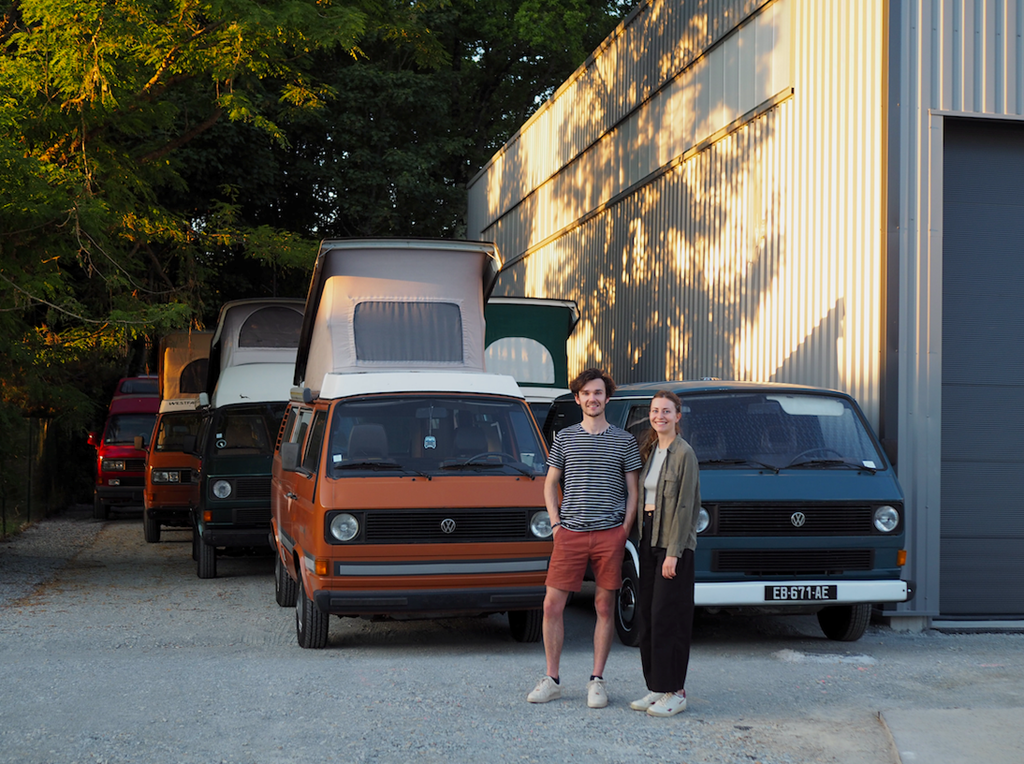 Location de combis Volkswagen vintages modernisés & tout confort.