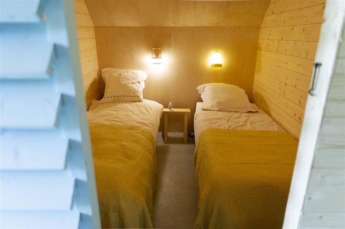 chambre bleue mezzanine - ©Amarrages