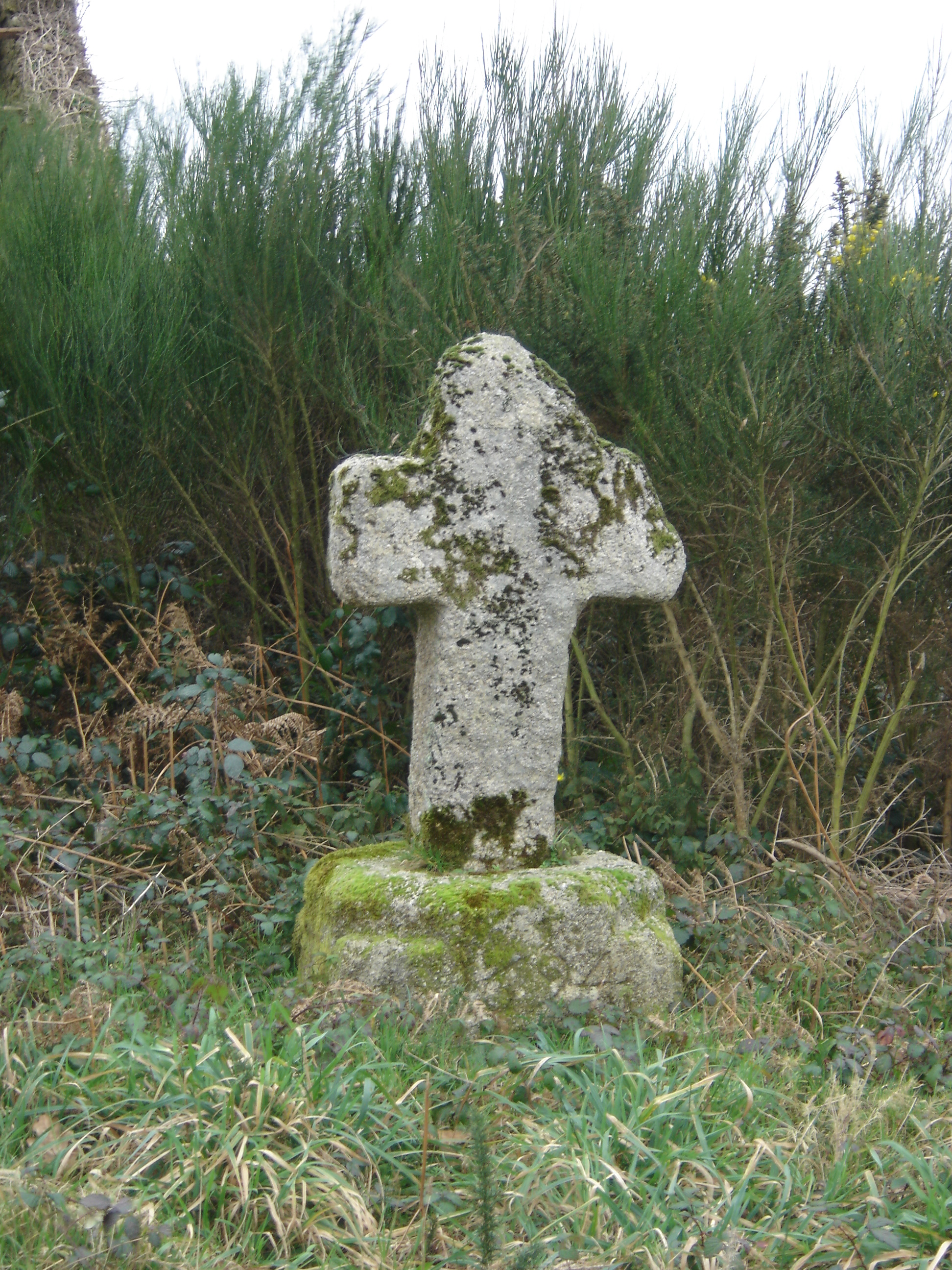 croix - St Jean - Le Faouët - crédit photo OTPRM croix - St Jean - Le Faouët - crédit photo OTPRM