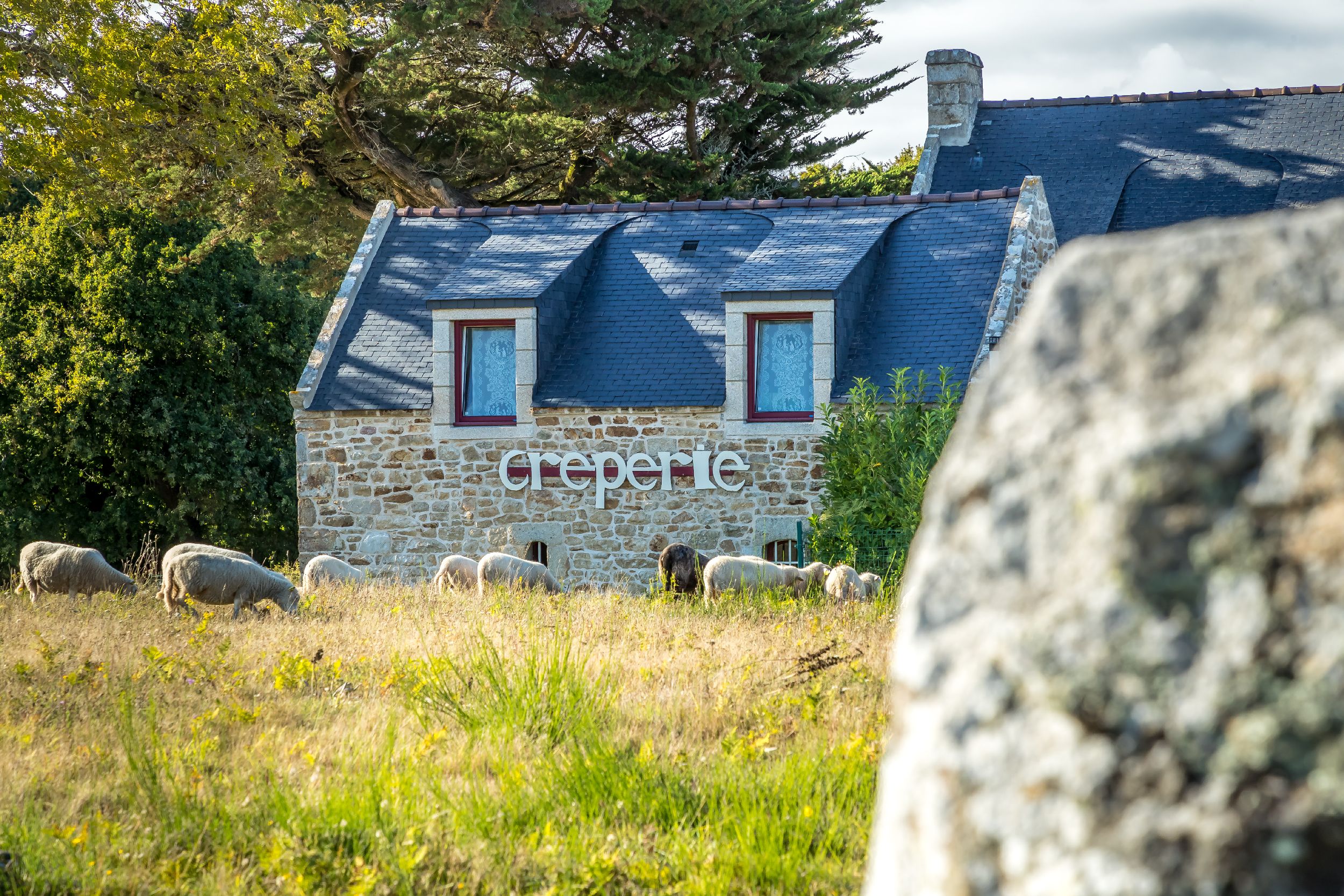 exterieur-creperie-chez-marie-carnac_copyright-philippe-meunier