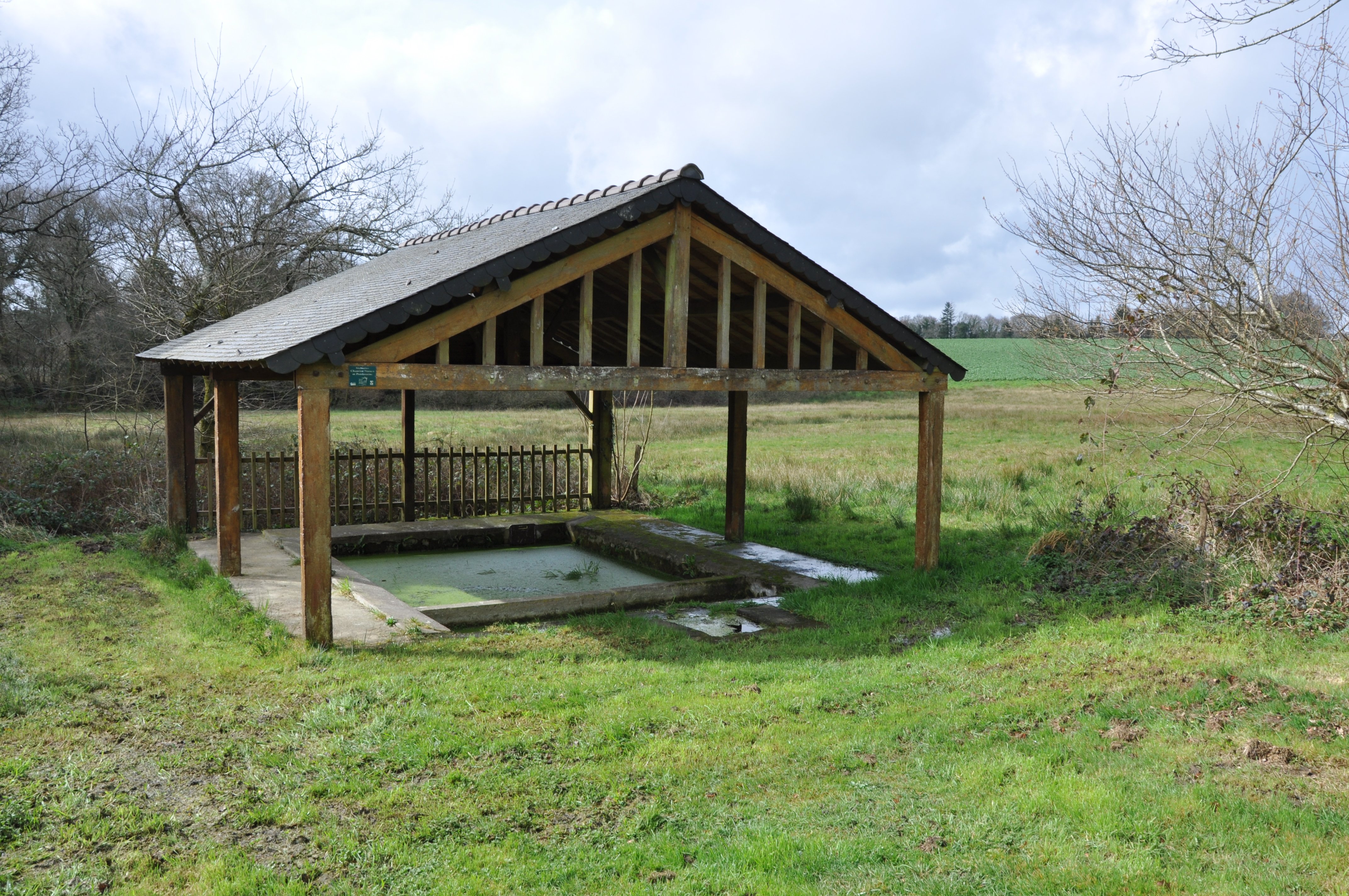 lavoir bourg derrière rue Duchelas - Langoëlan - ©RMCom (2)