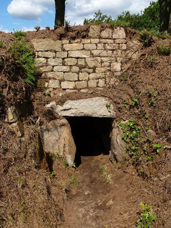 Tumulus du moustoir - Carnac Morbihan Bretagne sud